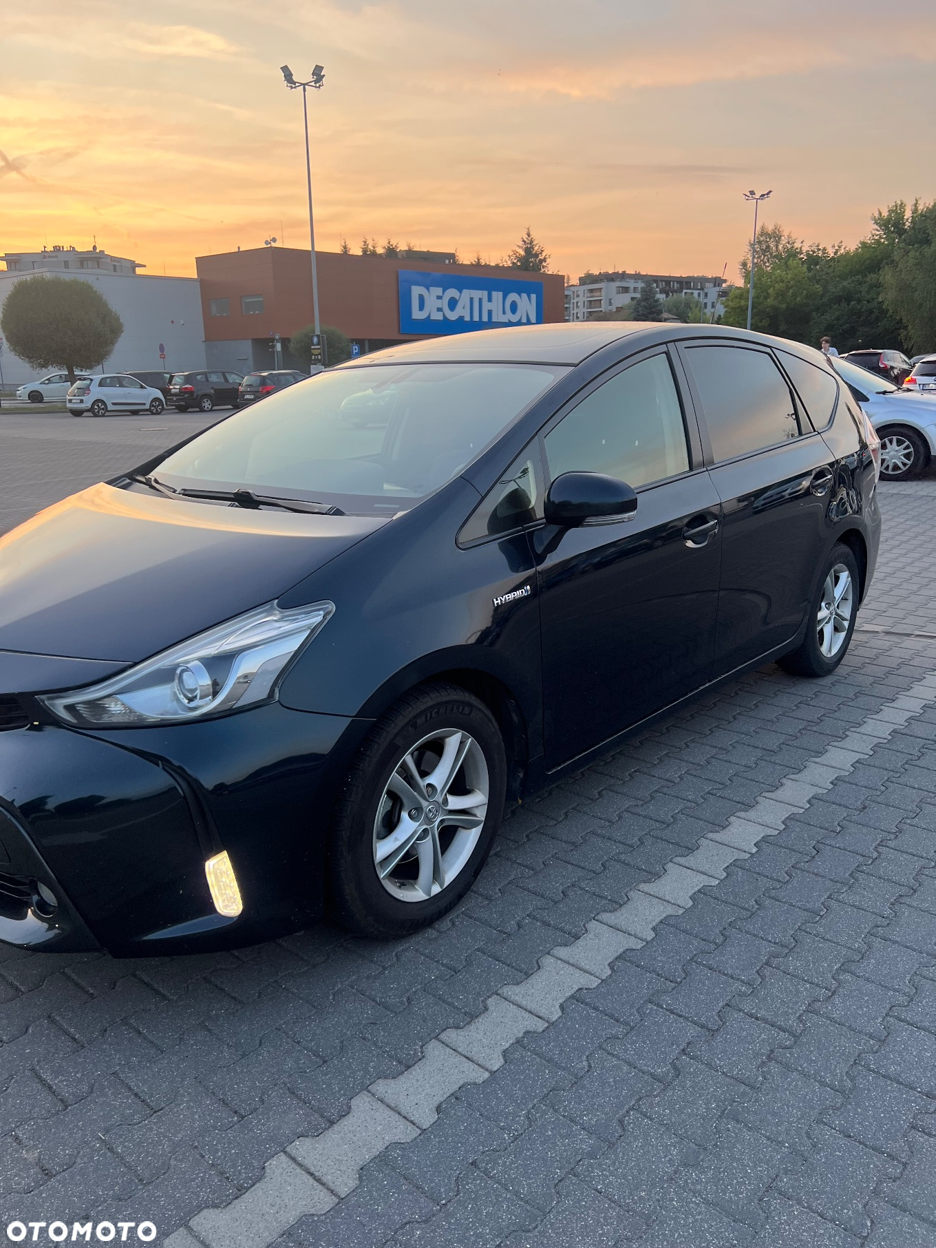 Toyota Prius+ (Hybrid) Comfort - 2