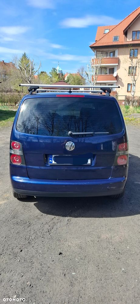 Volkswagen Touran 1.9 TDI Conceptline DSG - 8