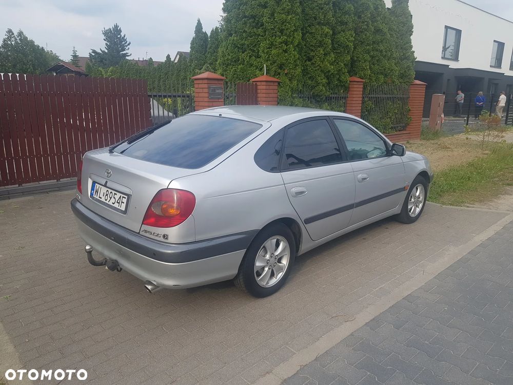 Toyota Avensis - 5