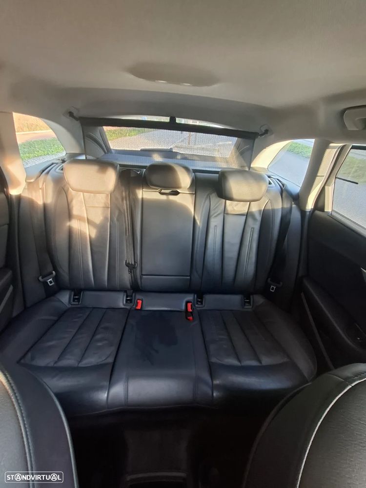 Audi A4 Avant 2.0 TDI S tronic - 9