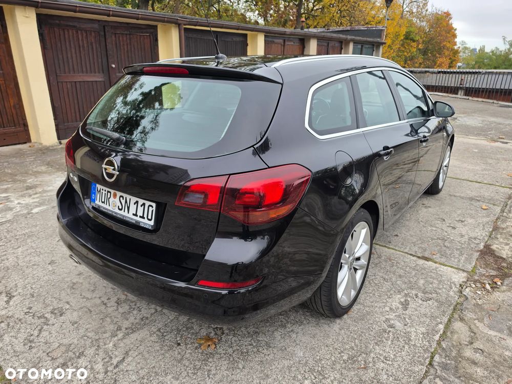 Opel Astra 1.4 T Cosmo S&S - 4