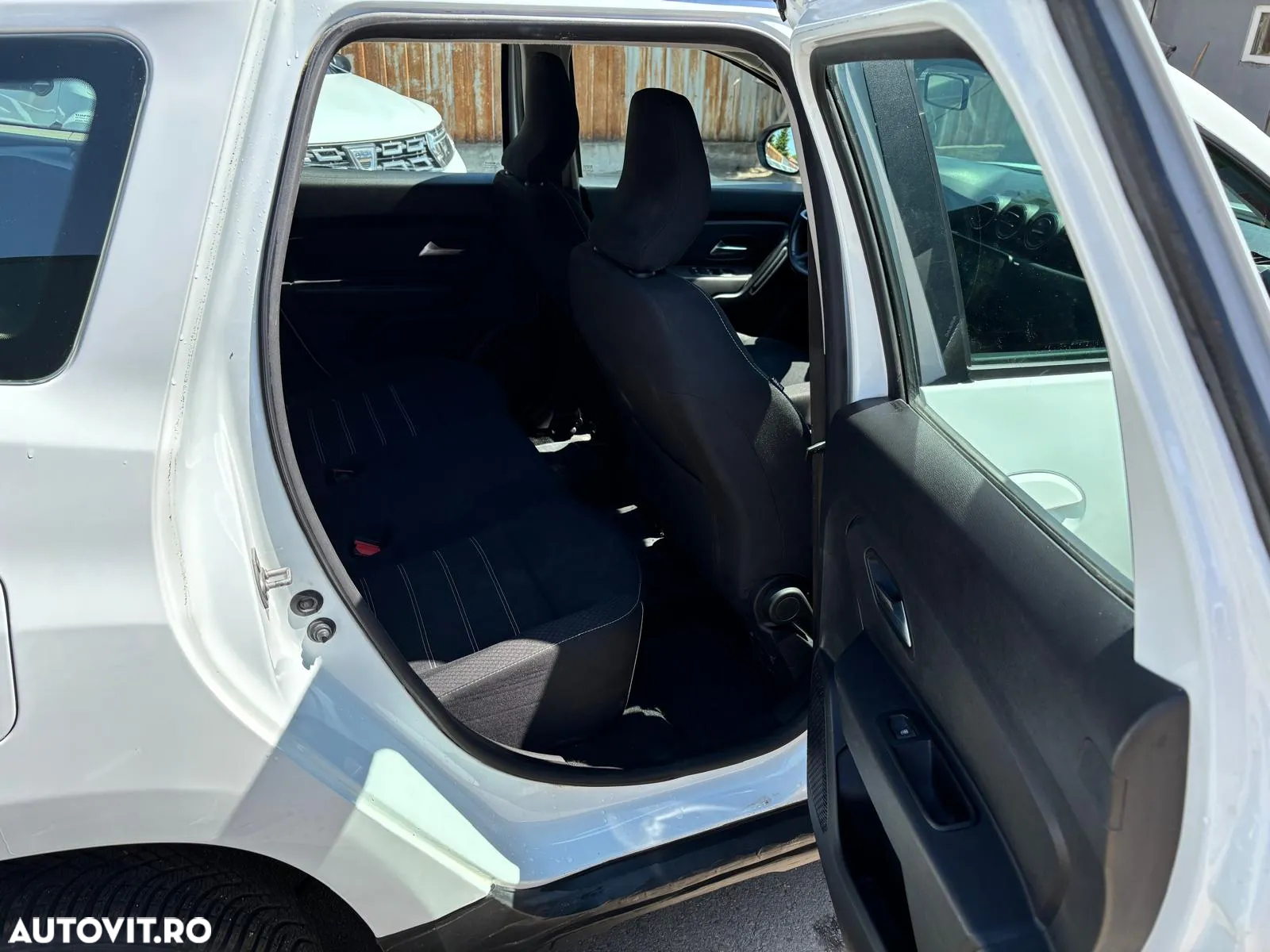 Dacia Duster 1.5 Blue dCi 4WD Comfort - 11