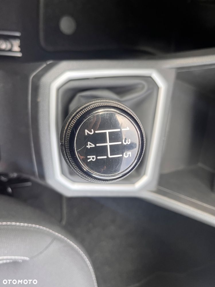 Dacia Sandero TCe 90 Essential - 25