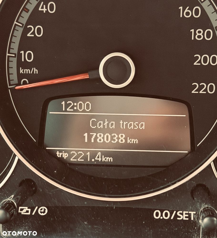 Volkswagen up! move - 5