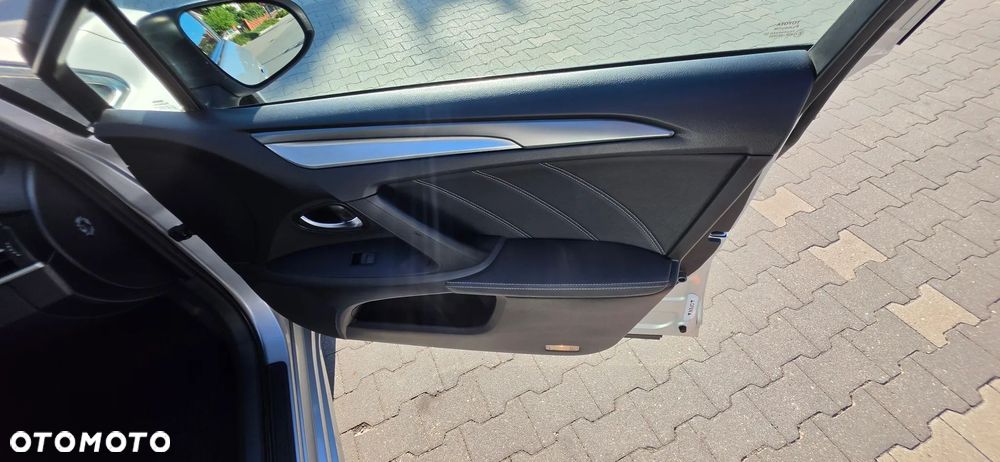 Toyota Avensis 1.8 Premium MS - 22