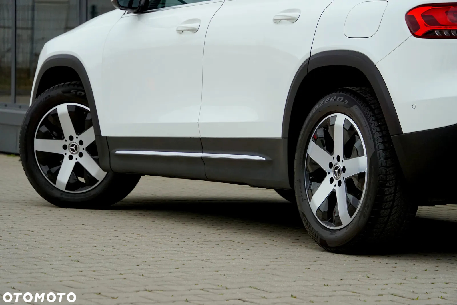 Mercedes-Benz GLB 200 7G-DCT Progressive - 14