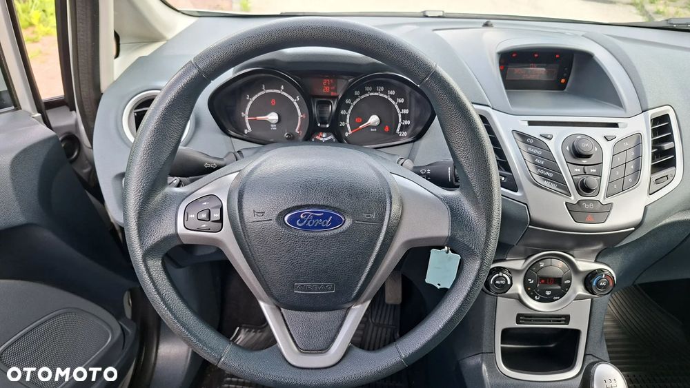 Ford Fiesta 1.25 Champions Edition - 35