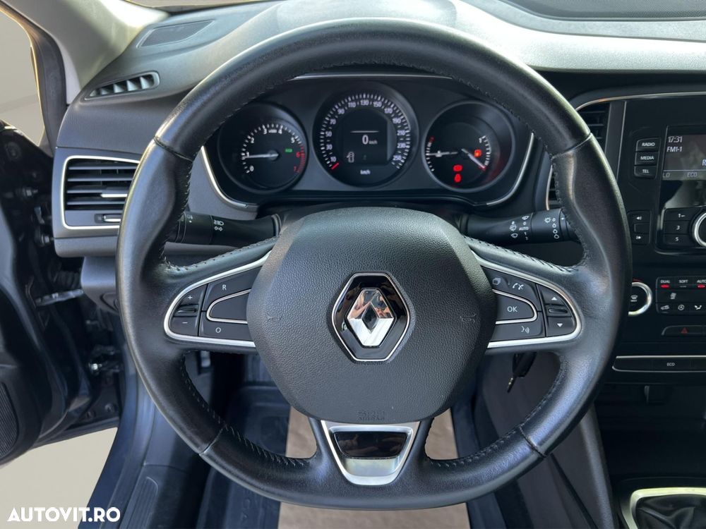 Renault Megane TCe Life - 12