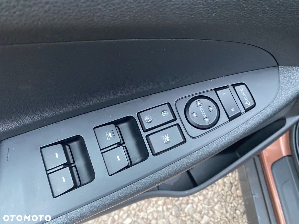 Hyundai Tucson 1.6 GDI BlueDrive Style 2WD - 21