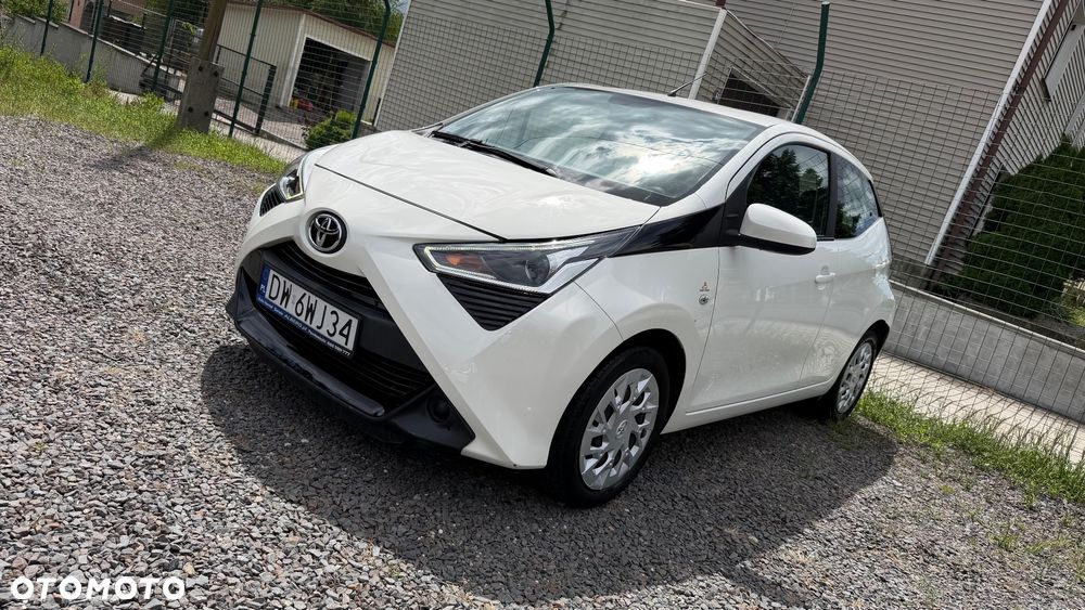 Toyota Aygo x-business - 1