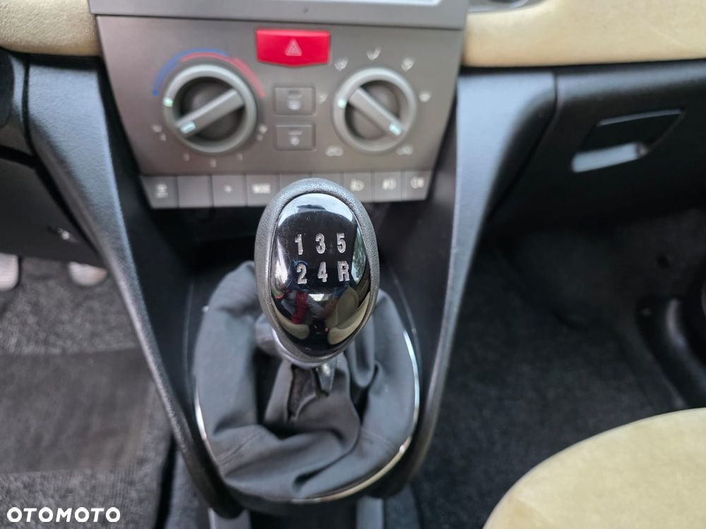 Lancia Ypsilon 1.2 16v Class - 10