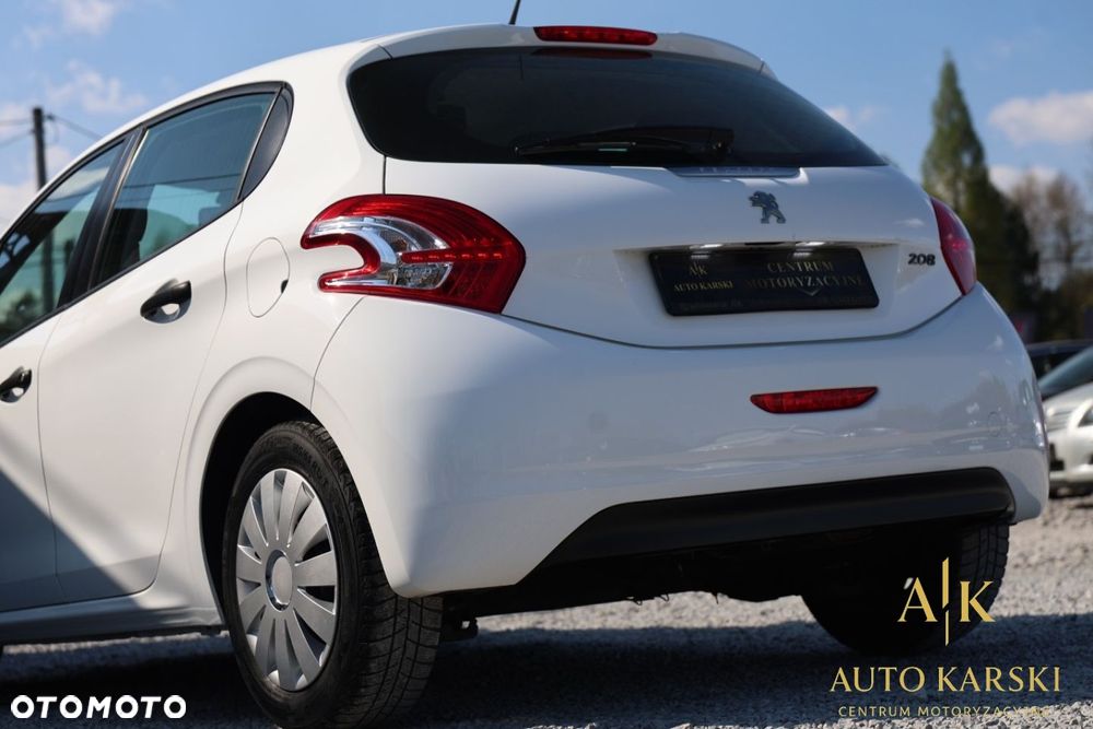 Peugeot 208 - 8