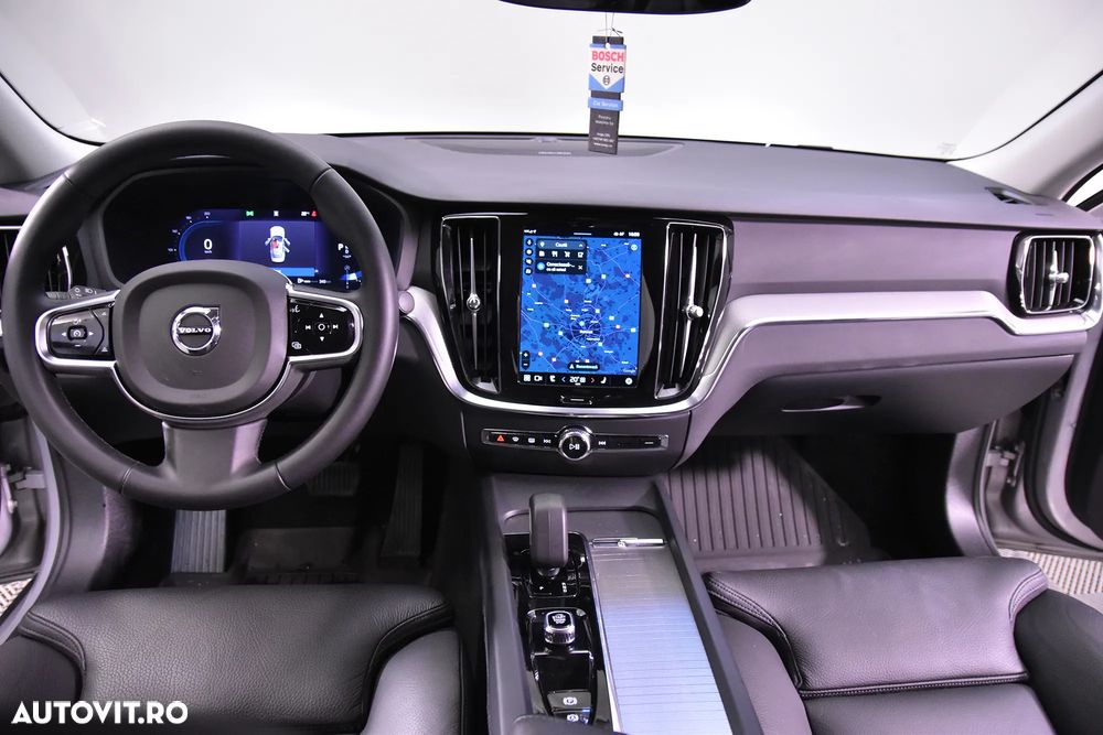 Volvo S60 B4 MHEV AT Plus Dark - 9