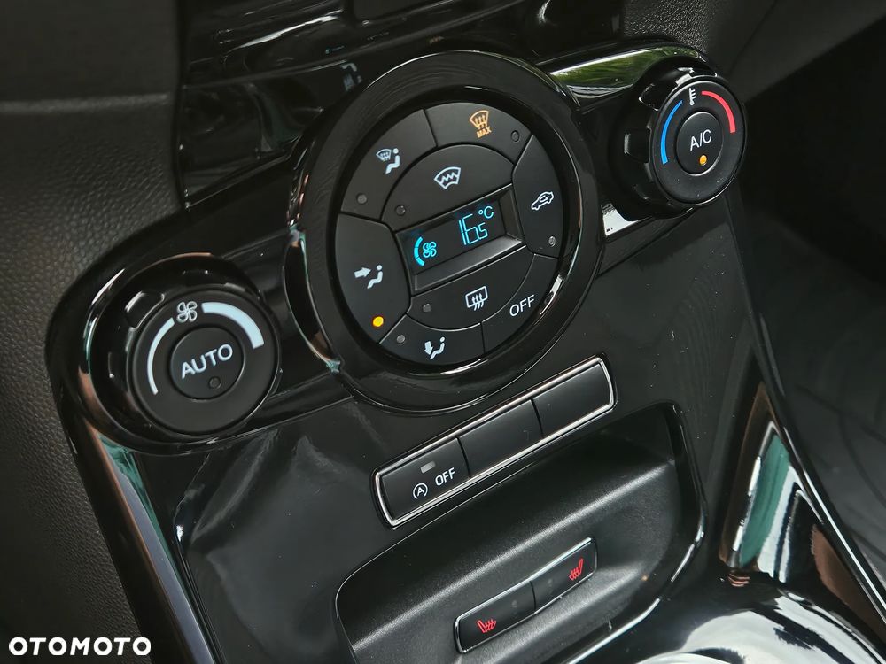 Ford Fiesta 1.0 EcoBoost Titanium - 30