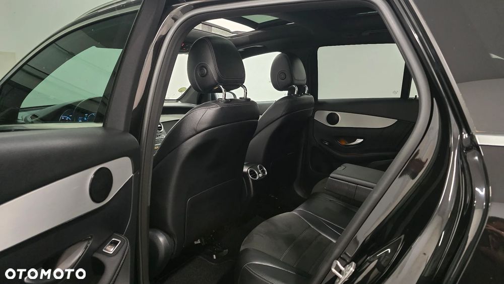 Mercedes-Benz GLC 220 d 4Matic 9G-TRONIC AMG Line Plus - 6