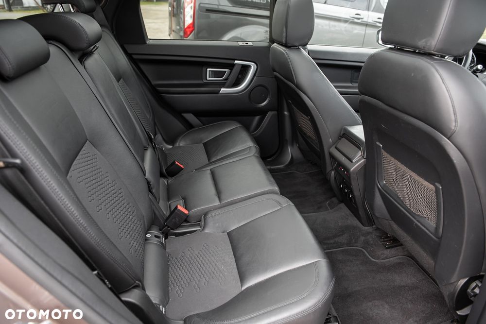 Land Rover Discovery Sport - 32