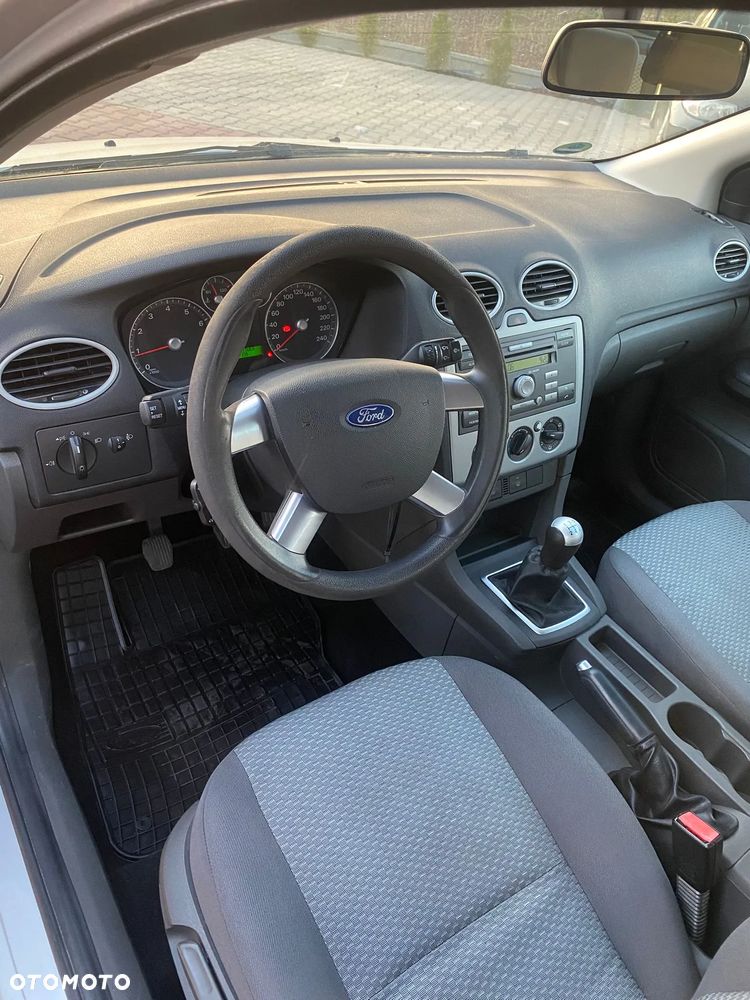 Ford Focus 1.6 16V Fun X - 12