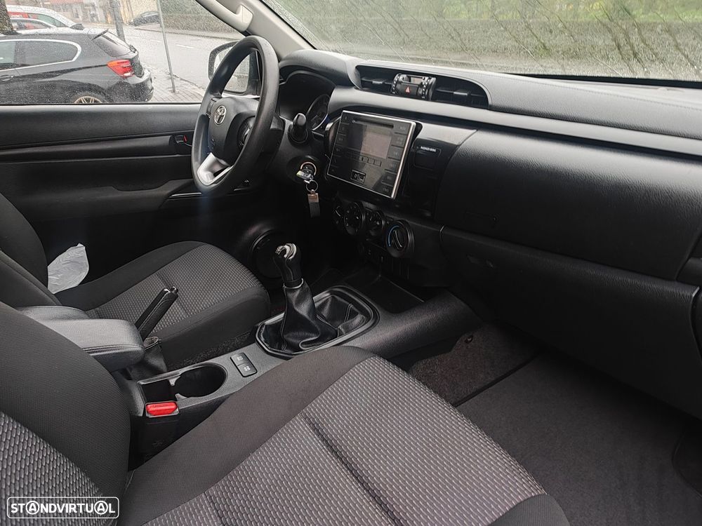 Toyota Hilux 2.4 D-4D 4WD Tracker - 8