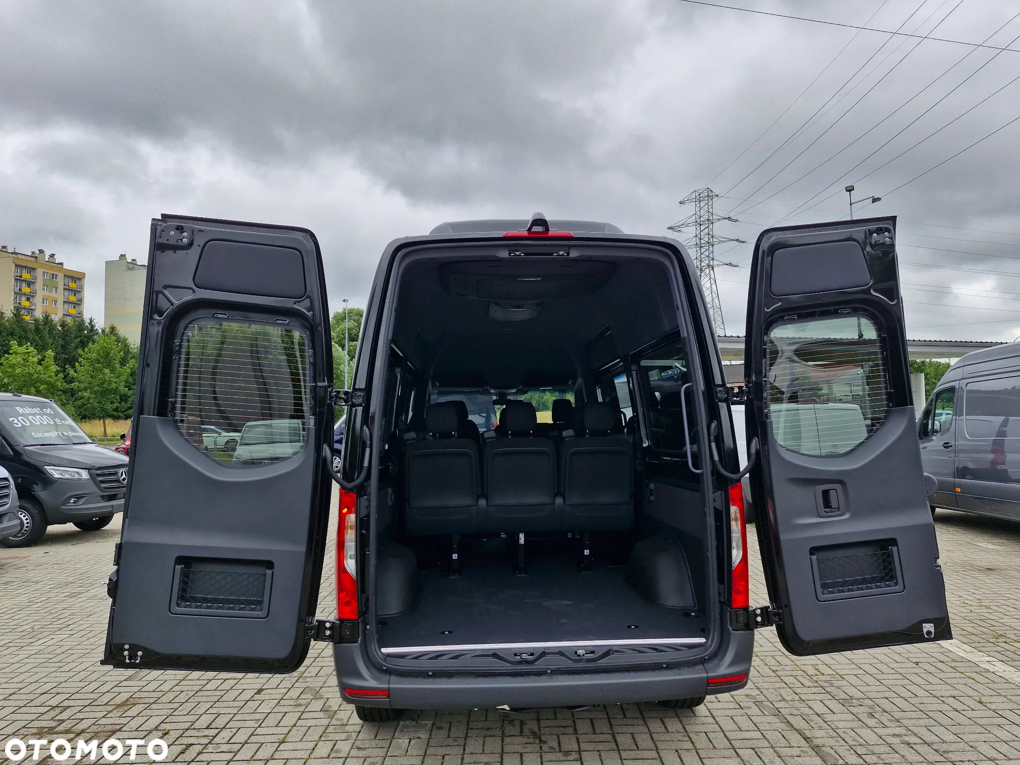 Mercedes-Benz Sprinter - 10