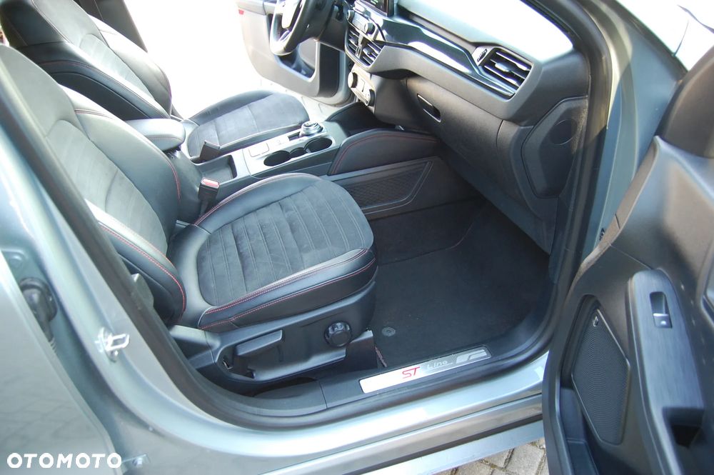 Ford Kuga 2.0 EcoBlue 4x4 ST-LINE X - 8