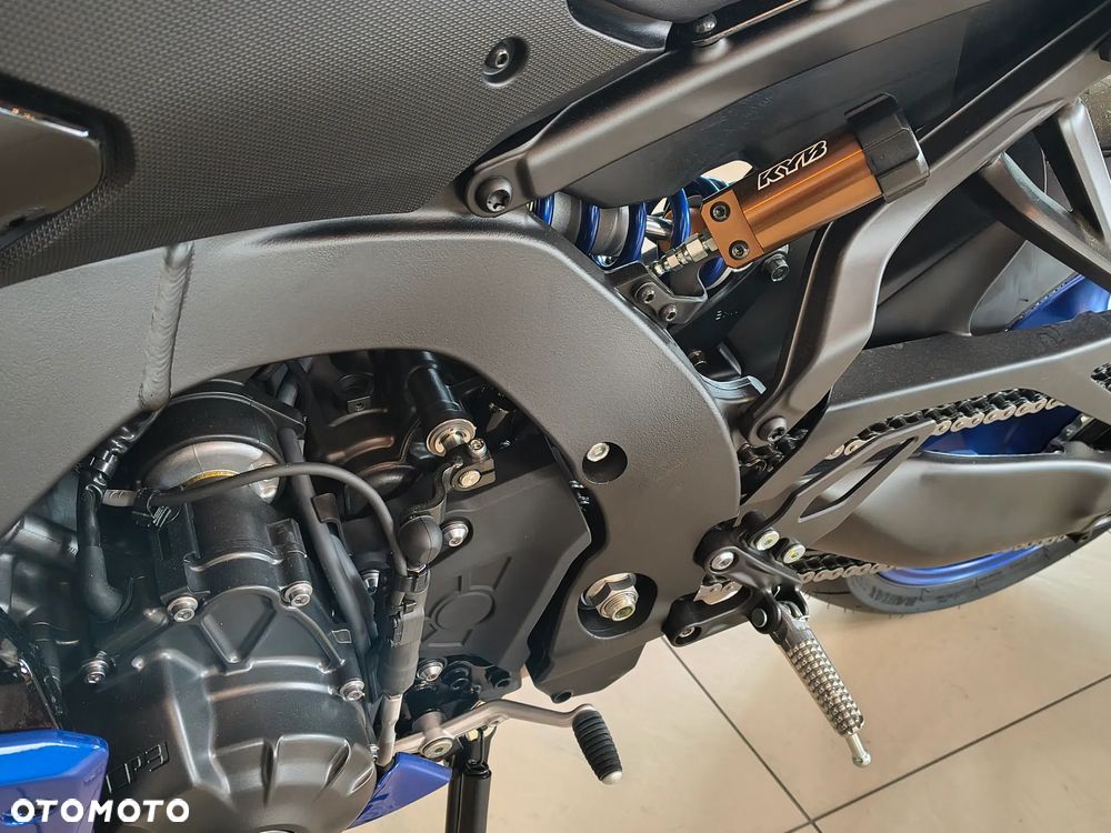 Yamaha R9 - 6