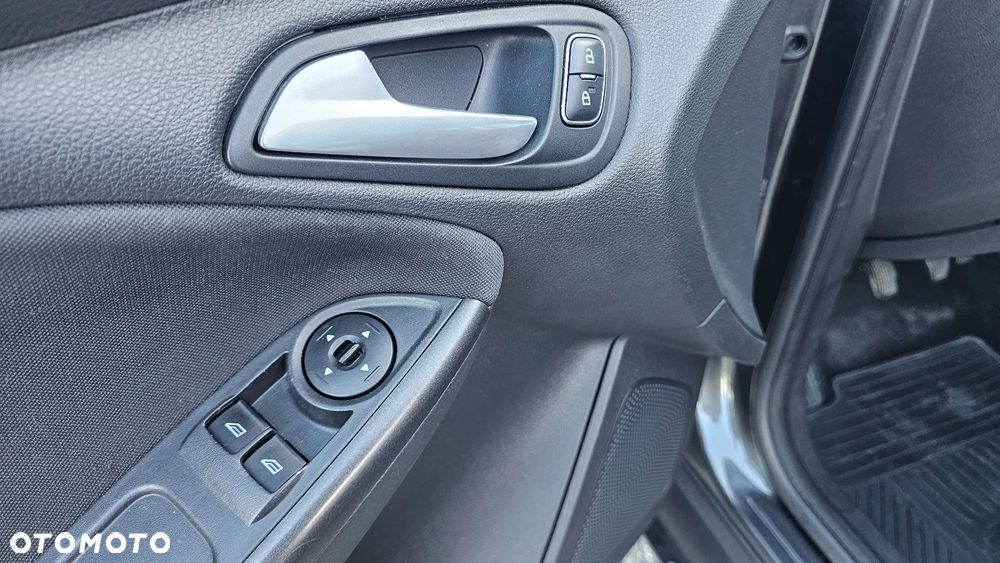 Ford Focus 1.6 Trend - 12