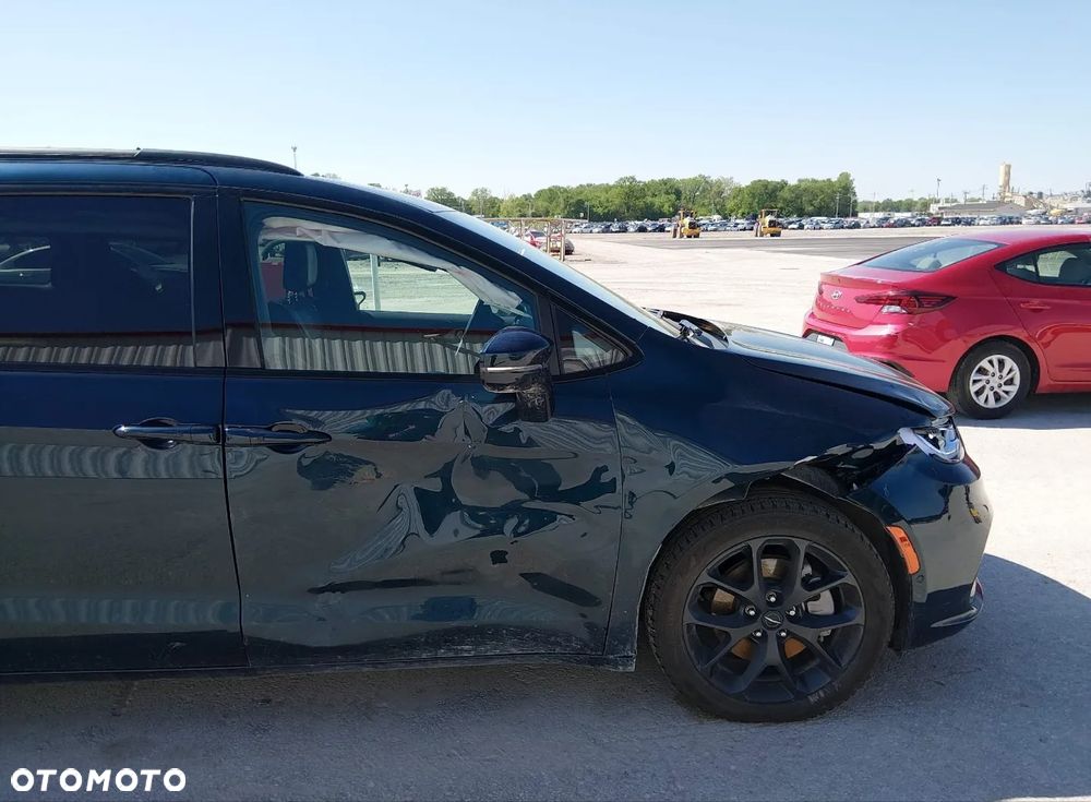 Chrysler Pacifica - 7