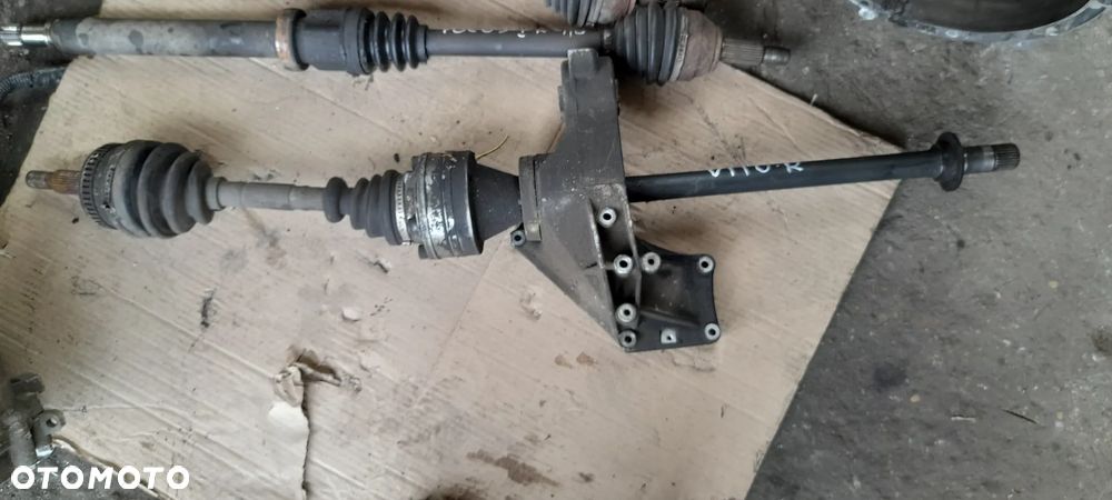 PÓŁOŚ PRAWA 2.2 CDI MERCEDES VITO - 1