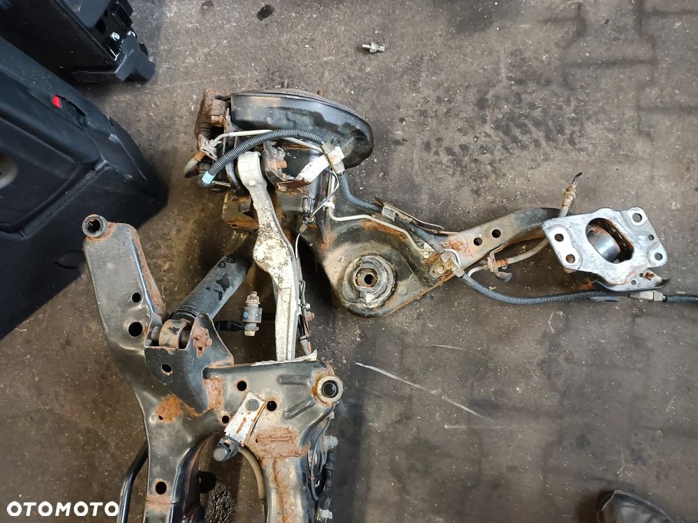 BELKA OŚ ZAWIESZENIA TYŁ NISSAN X TRAIL T32 III LIFT - 2