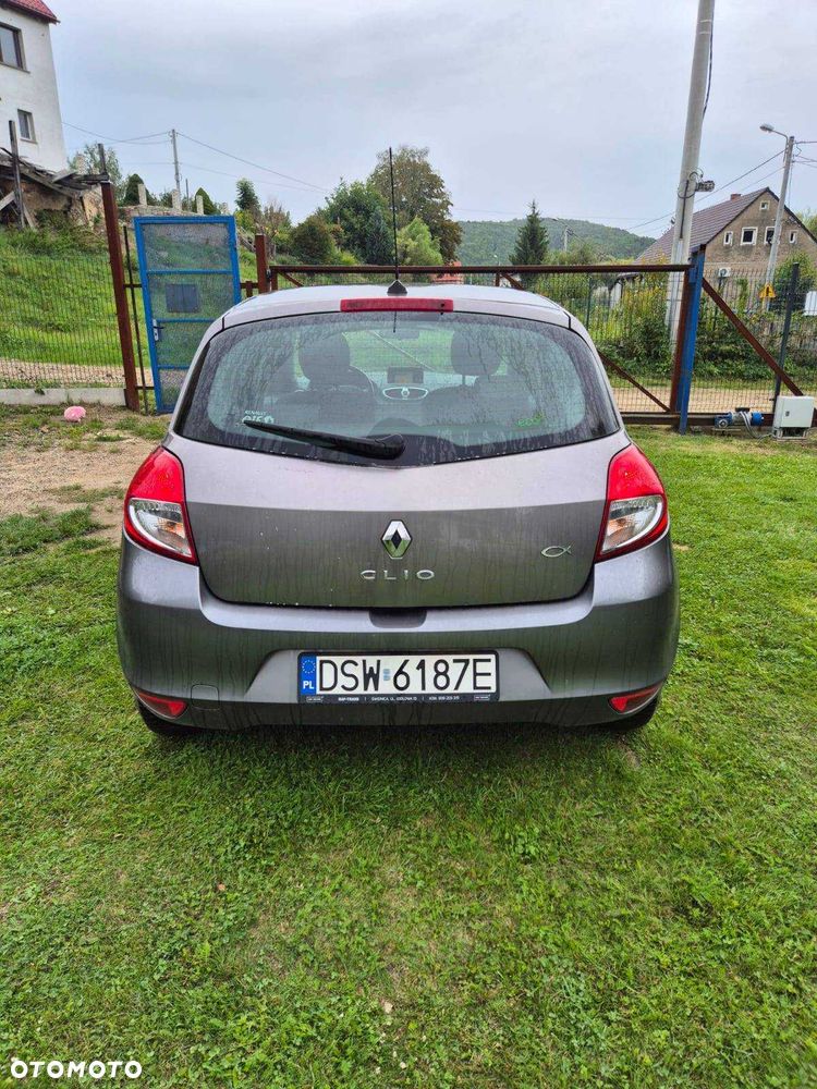 Renault Clio - 2