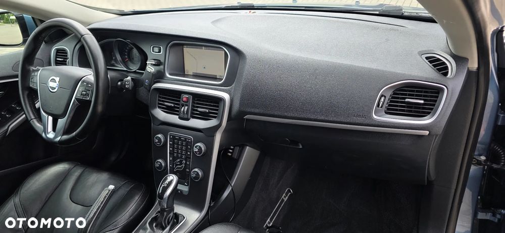 Volvo V40 D3 Momentum - 11