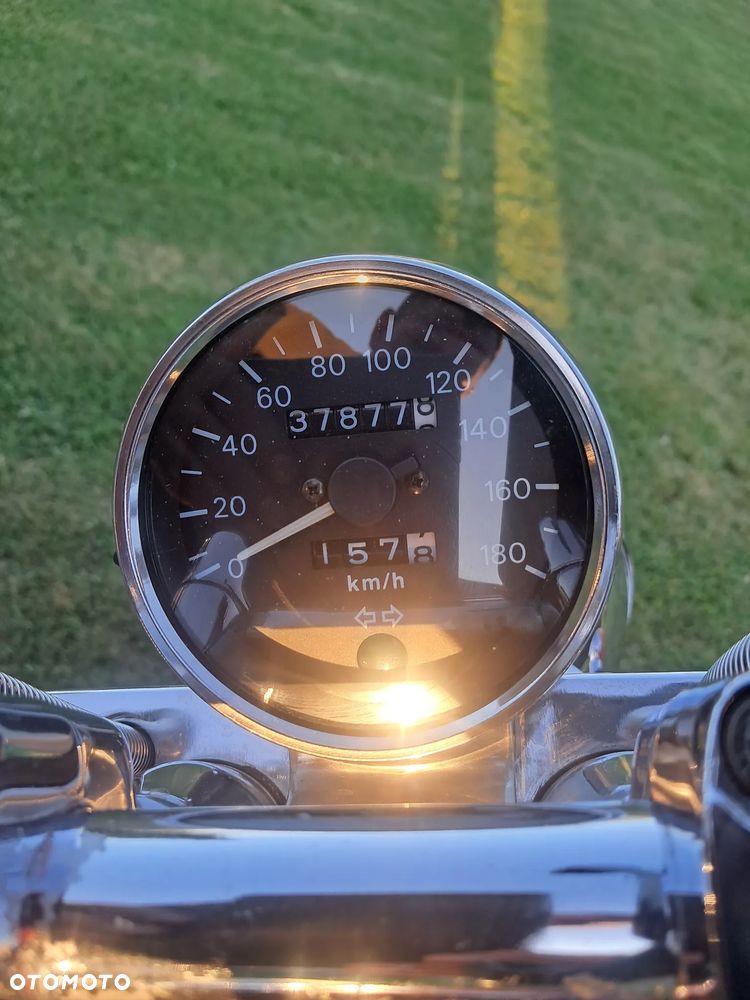 Suzuki Intruder - 10