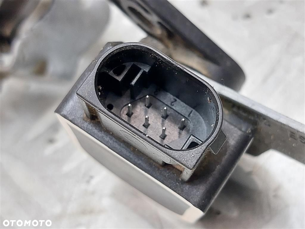 Czujnik poziomowania reflektorów TYŁ Volvo XC40 I 2017- 32221958 32221477 - 3