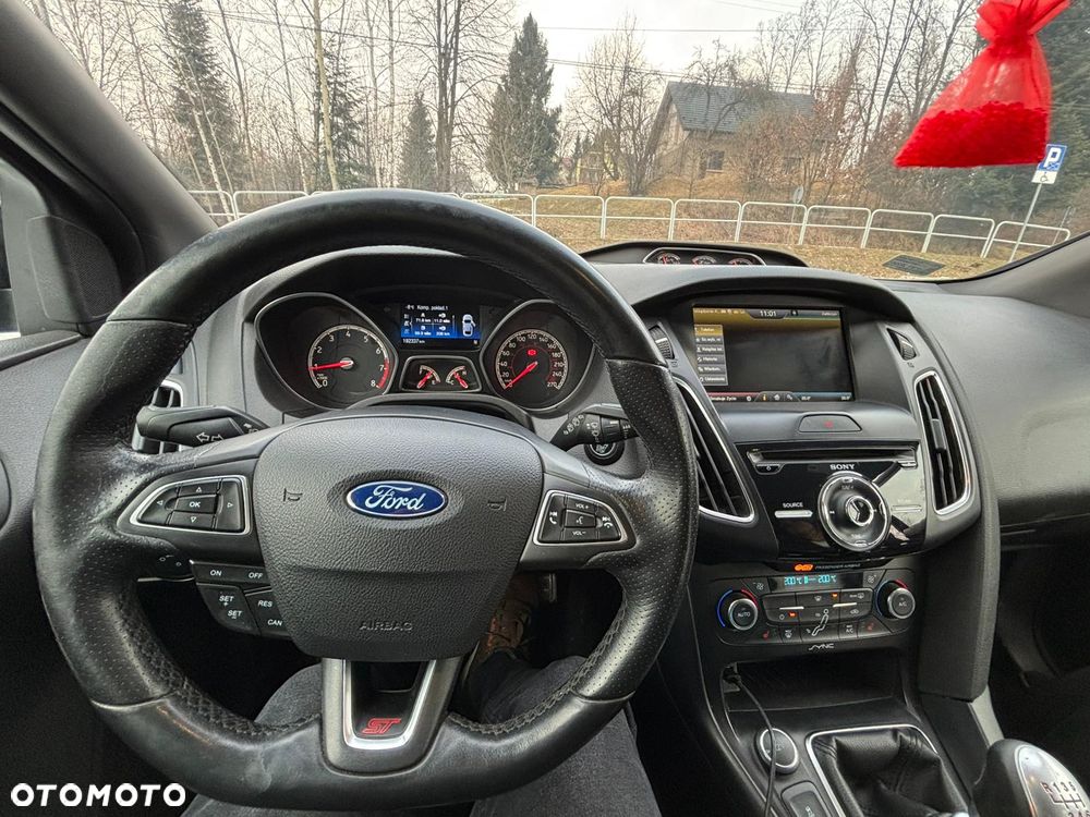 Ford Focus 2.0 EcoBoost ST - 2