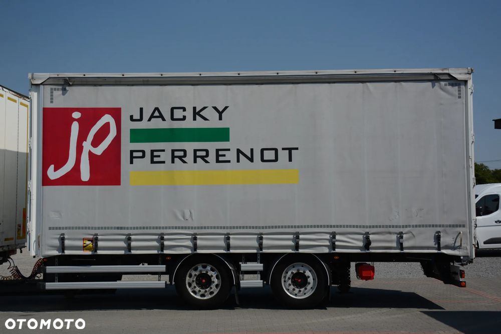Renault T 480 / 2017r / Tandem / Przejazdowy / Niski przebieg / Skrętna oś / Klima postojowa / FRUEHAUF - 15