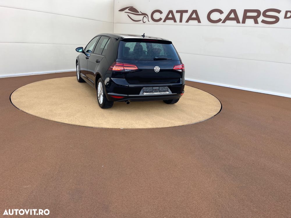 Volkswagen Golf 1.6 TDI BlueMotion Technology Cup - 11