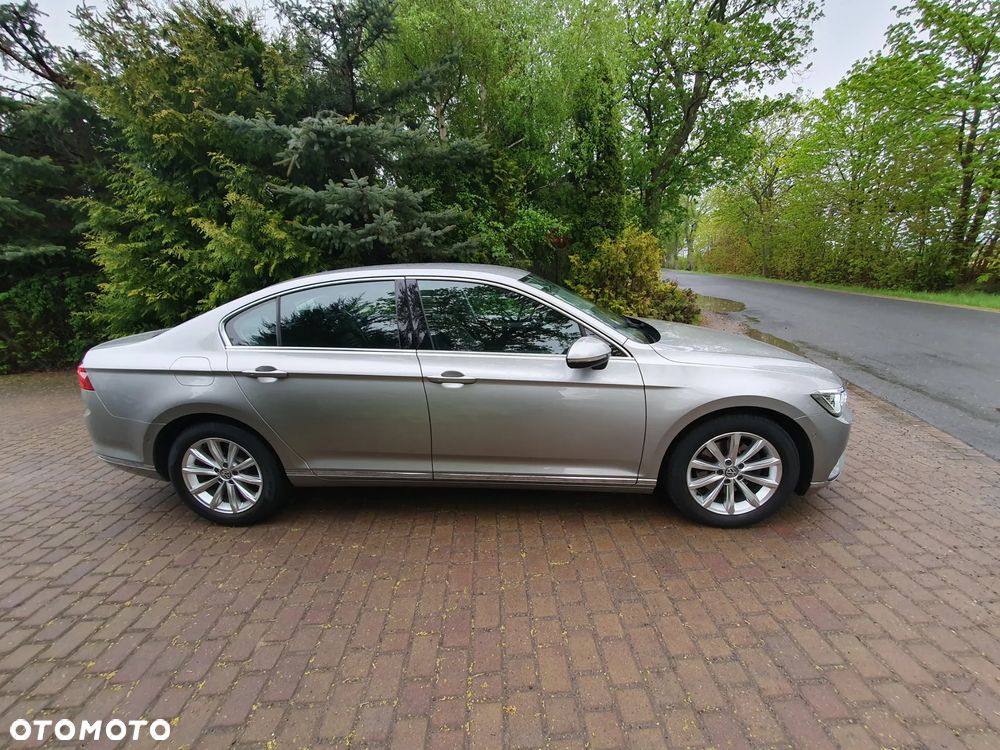 Volkswagen Passat 2.0 TDI SCR DSG Highline - 3