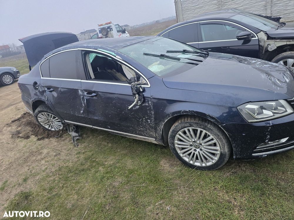 Dezmembrez Volkswagen Passat B7 2012  CFGB 170 CAI  BIXENON led DSG - 2