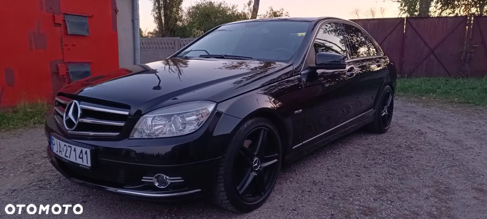Mercedes-Benz Klasa C 180 CGI Automatik BlueEFFICIENCY Avantgarde - 2