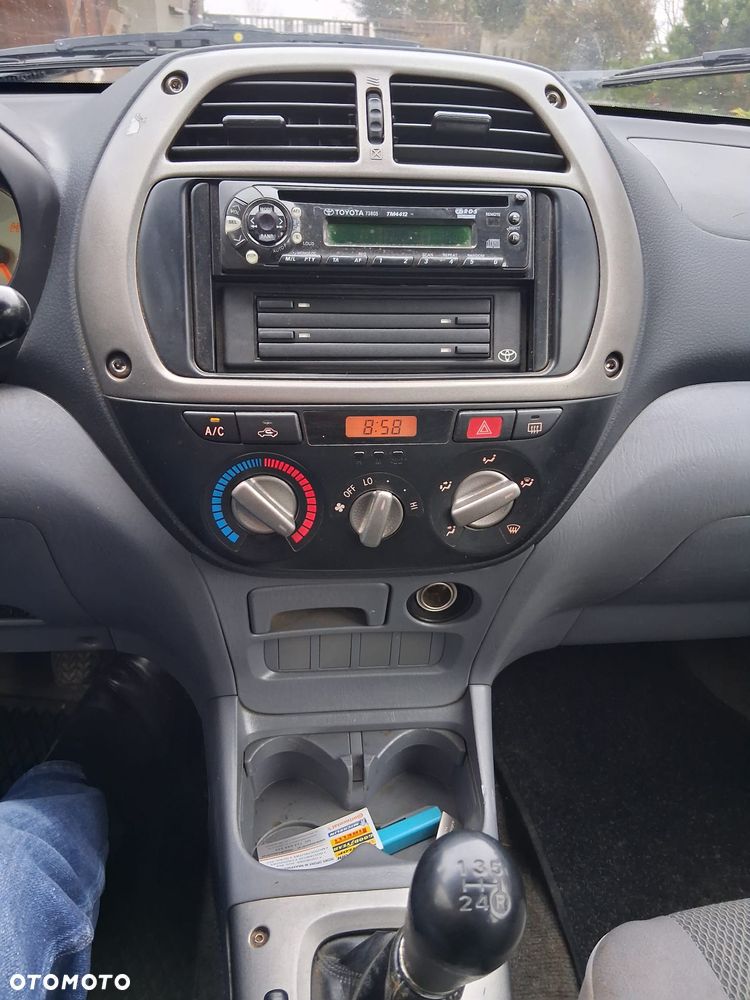 Toyota RAV4 D-4D 4x4 - 14