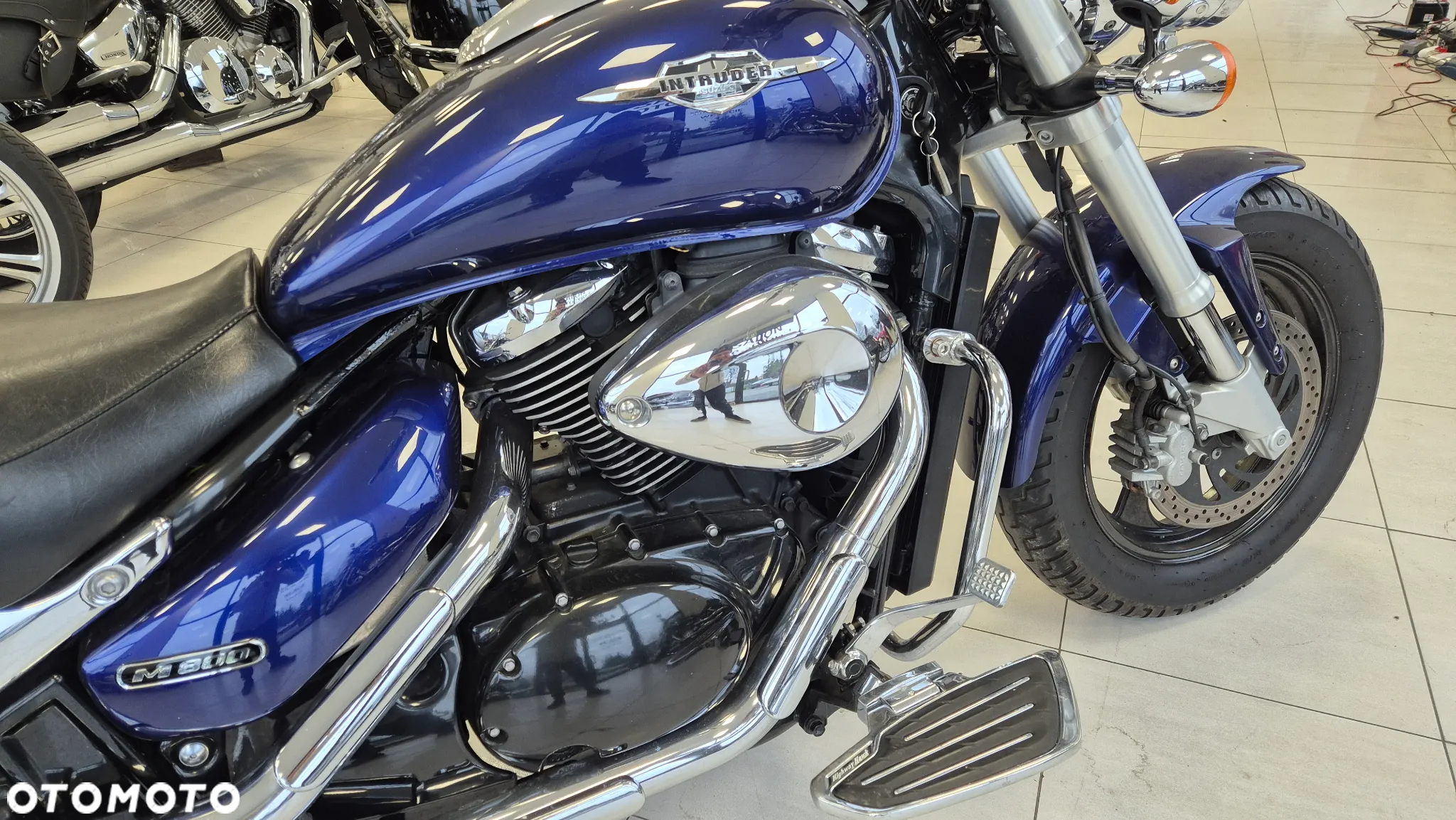 Suzuki Intruder - 3