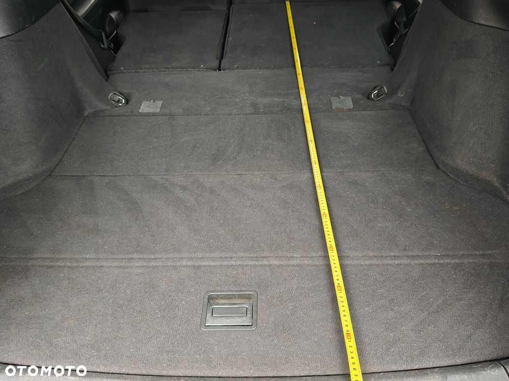 Toyota Avensis - 17