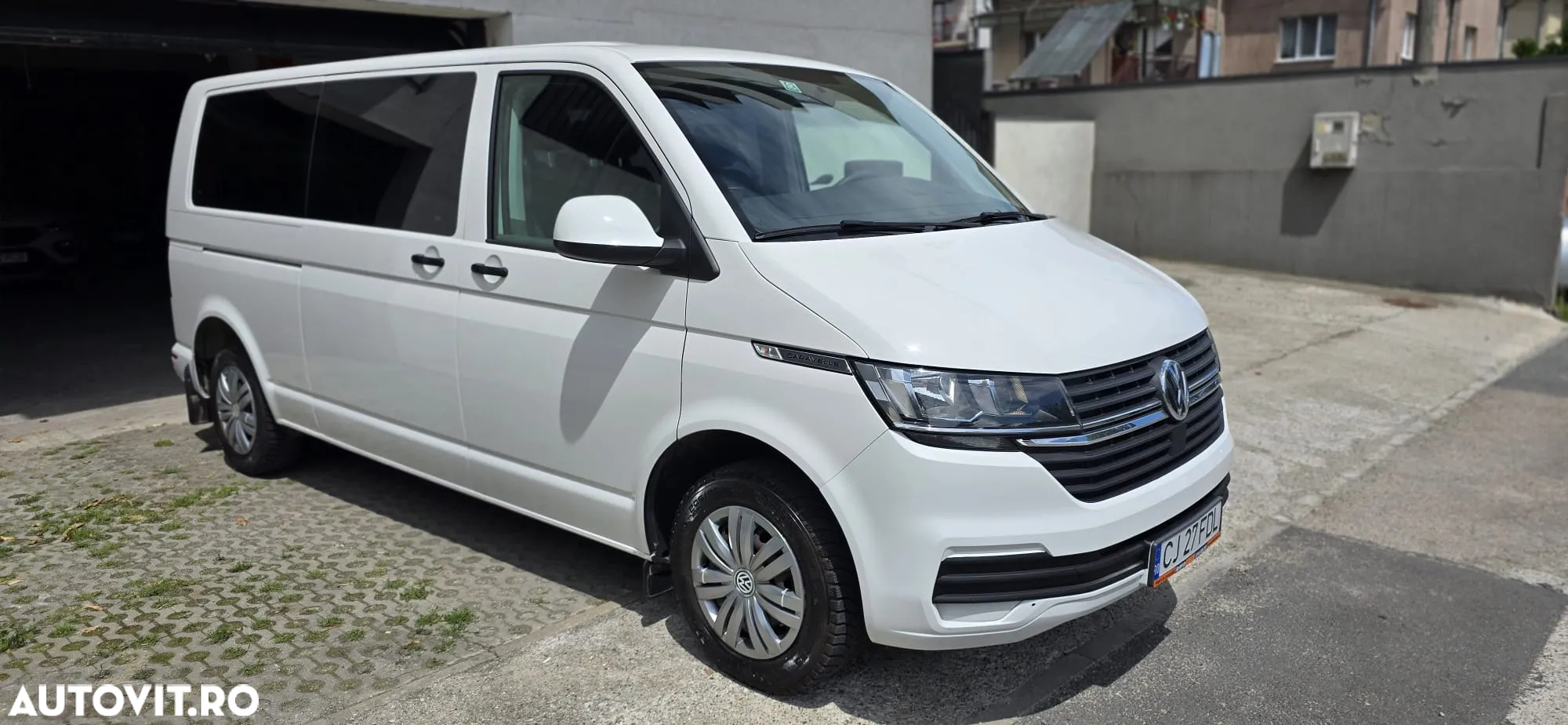 Volkswagen Caravelle - 2