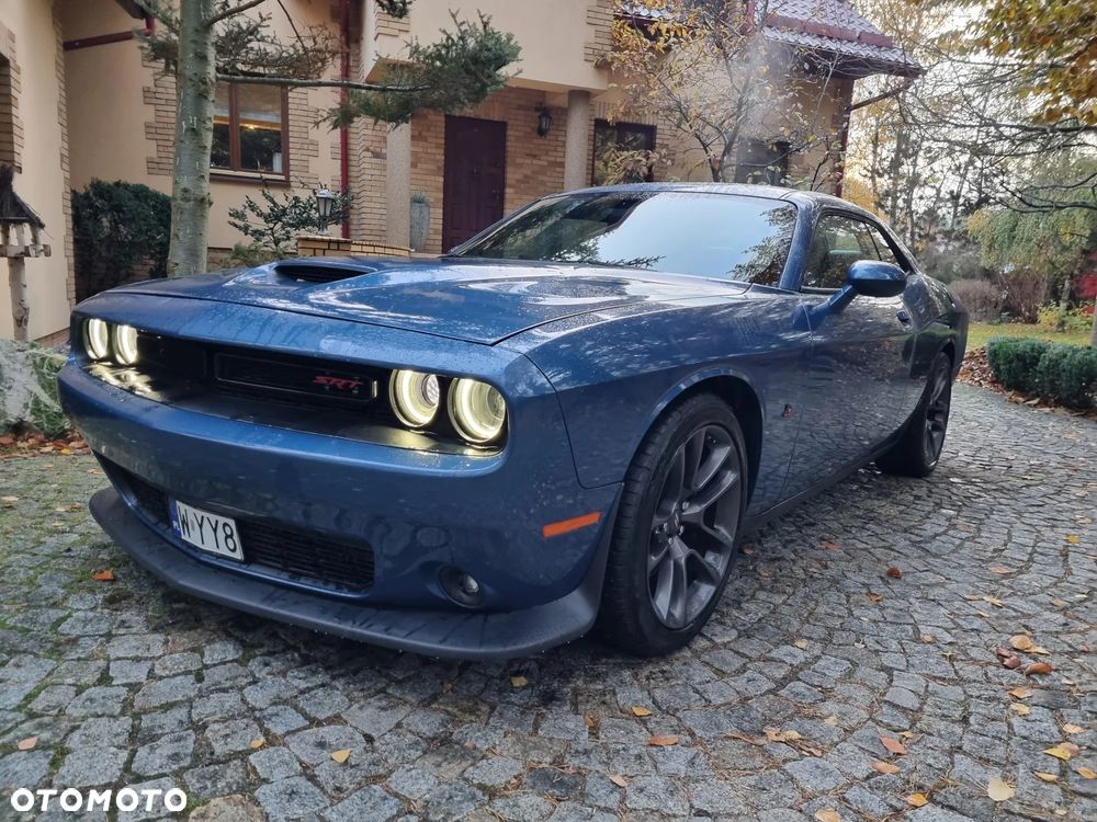 Dodge Challenger 6.4 Scat Pack - 32