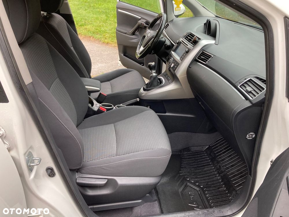 Toyota Verso 1.6 D-4D Prestige 7os - 8