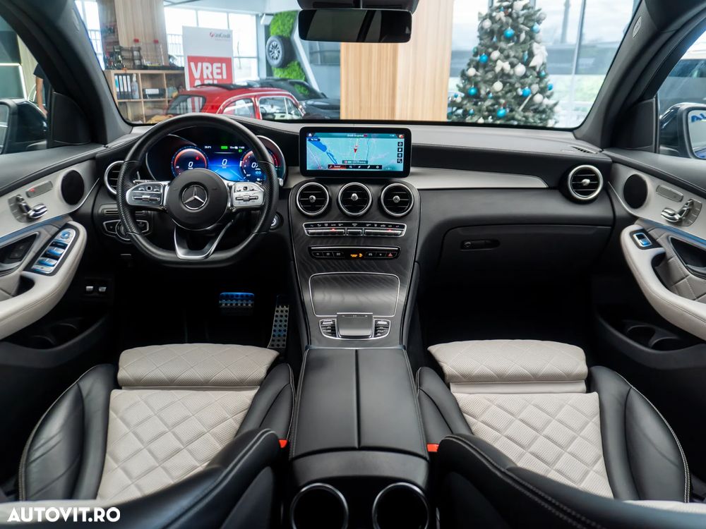 Mercedes-Benz GLC Coupe 300 e 4Matic 9G-TRONIC AMG Line Plus - 9