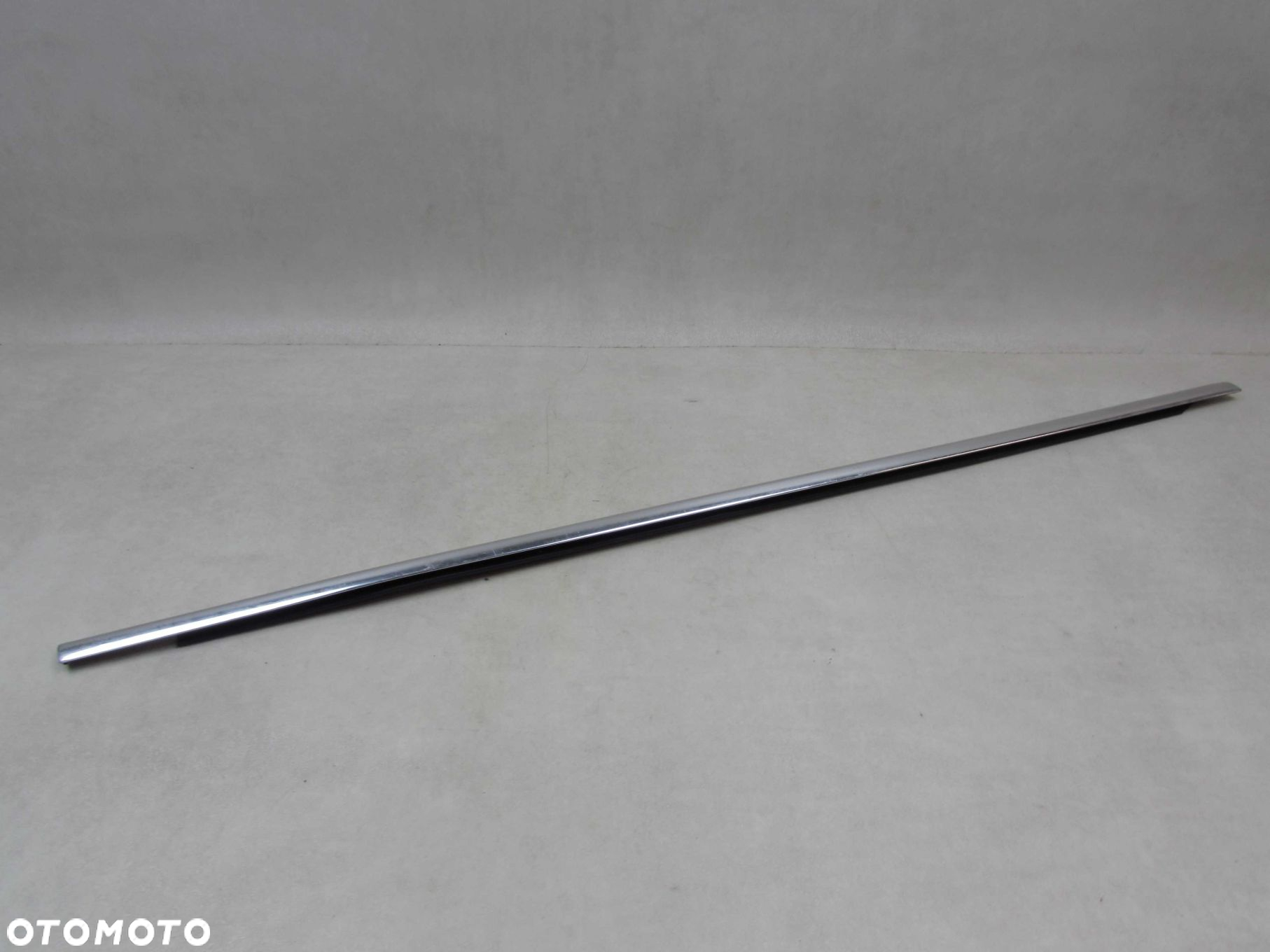 VW PASSAT B7 LISTWA ZGARNIAJACA DRZWI CHROM LEWY PRZOD 3AA837476A 10-15 - 2