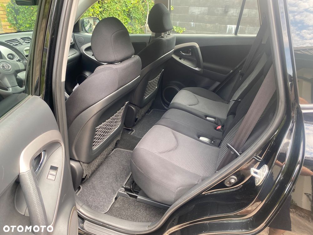 Toyota RAV4 2.0 VVT-i Premium - 9