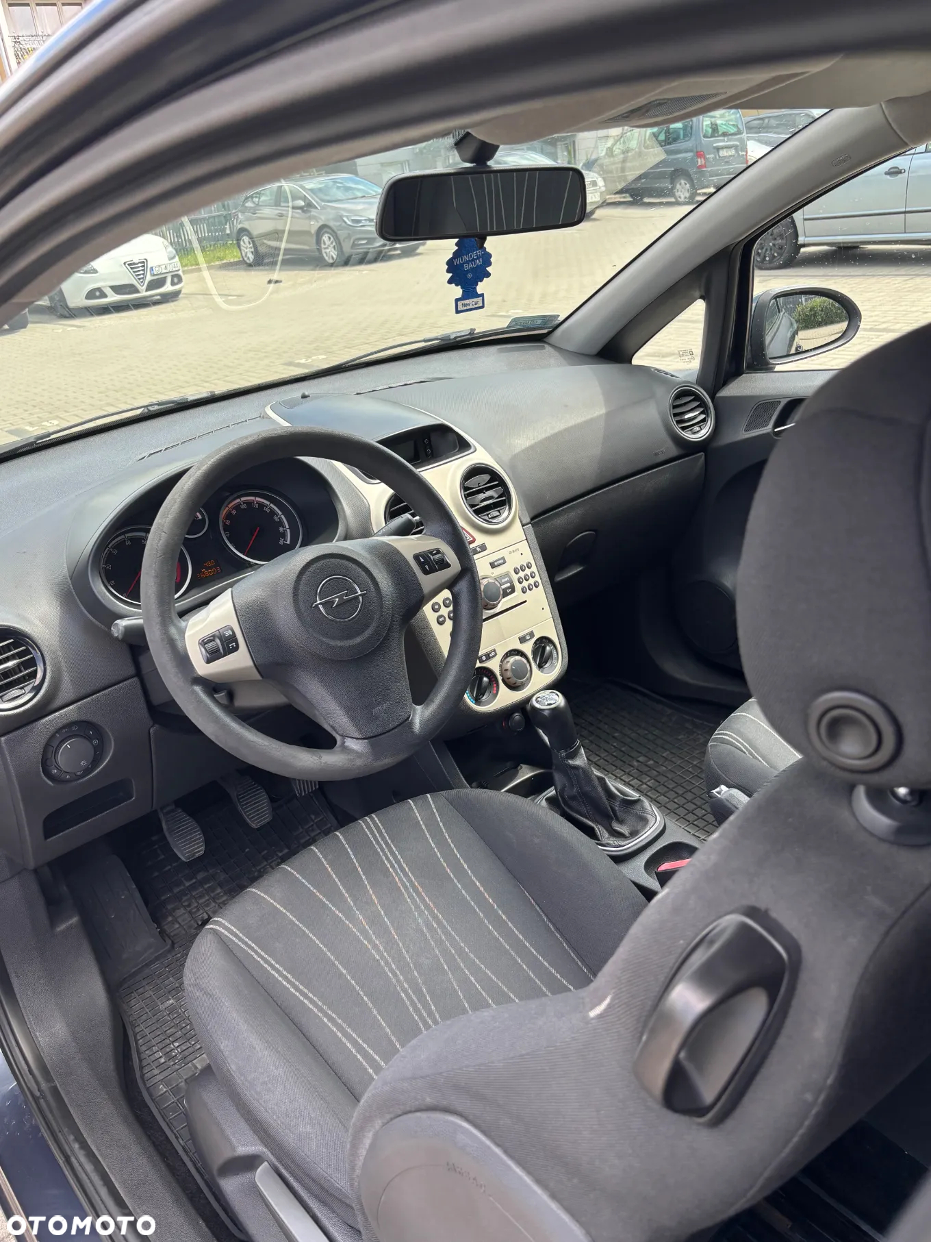 Opel Corsa 1.2 16V Enjoy - 4