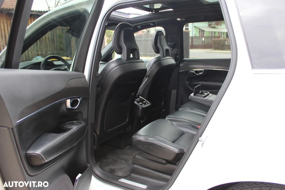 Volvo XC 90 D5 AWD Geartronic RDesign - 12
